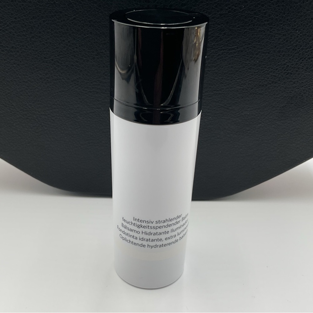 Bobbi Brown Extra Illuminating Moisture Balm in Bare Glow - Swatched by me - Picture 8 of 12